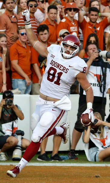 Oklahoma TE Andrews giving defenses fits with size, speed